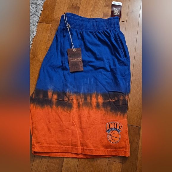 Men's Mitchell & Ness Blue/Orange New York Knicks Hardwood Classic shorts - Picture 4 of 6
